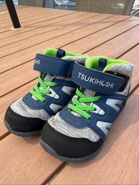 Tsukihoshi Navy high top shoe with Bright Green Accents